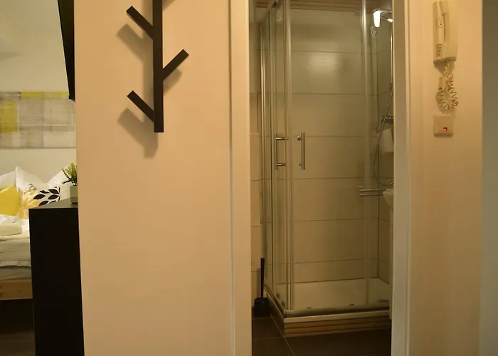 Appartement Stilvolle Altbauwohnung, Aus & Zeit *