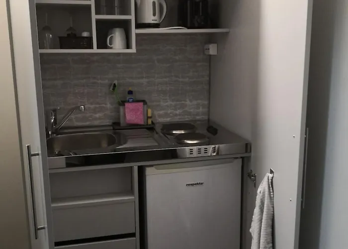 Stilvolle Altbauwohnung, Aus & Zeit